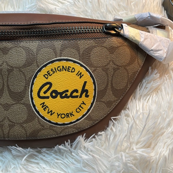 ❤️Warren Belt Bag In Signature Canvas With Trompe L'oeil Print - Picture 2 of 16